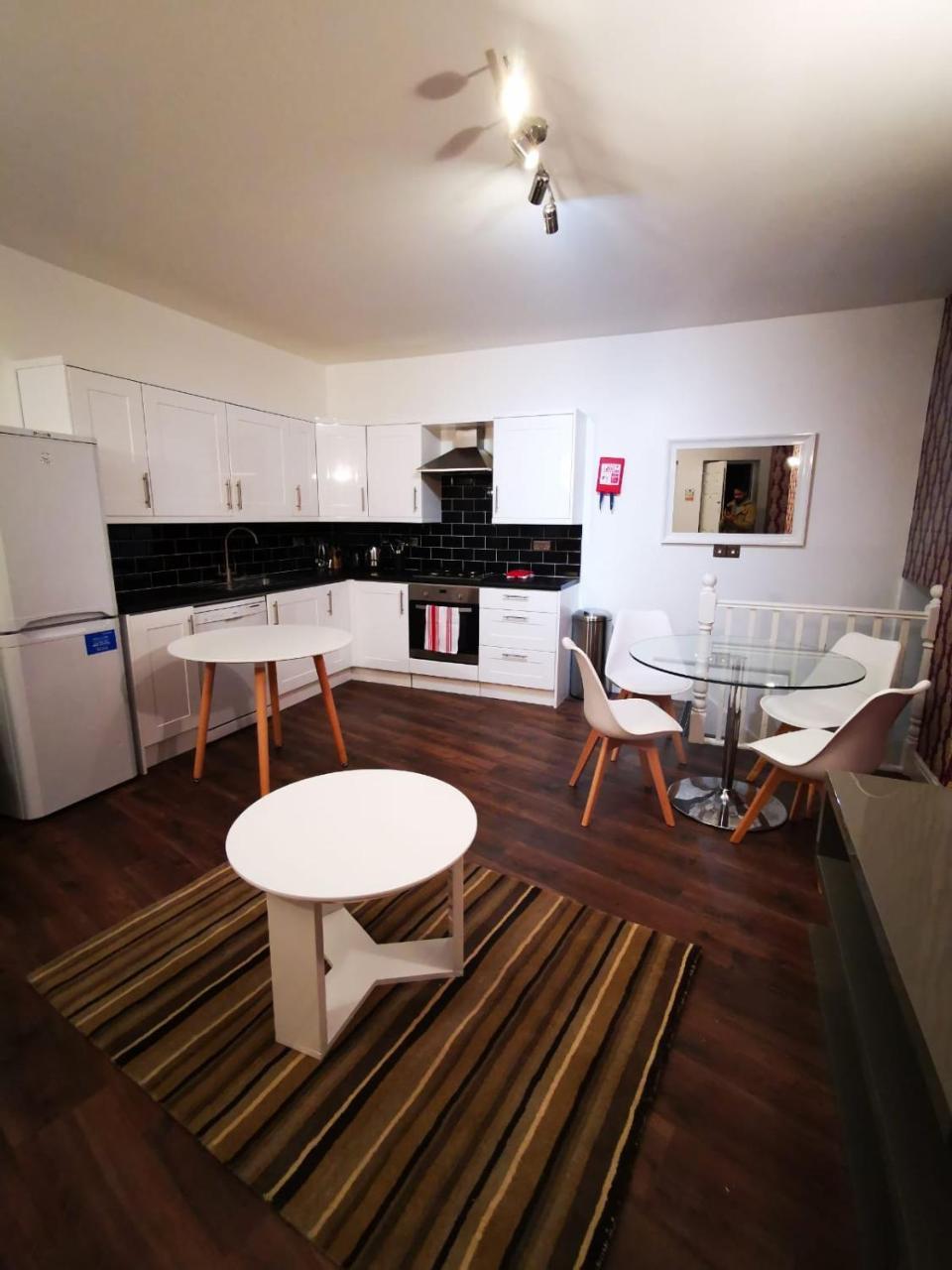 Capital Host- Apartments Euston Лондон Экстерьер фото