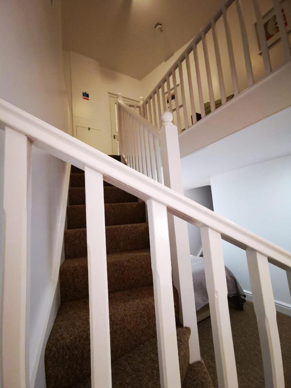 Capital Host- Apartments Euston Лондон Экстерьер фото